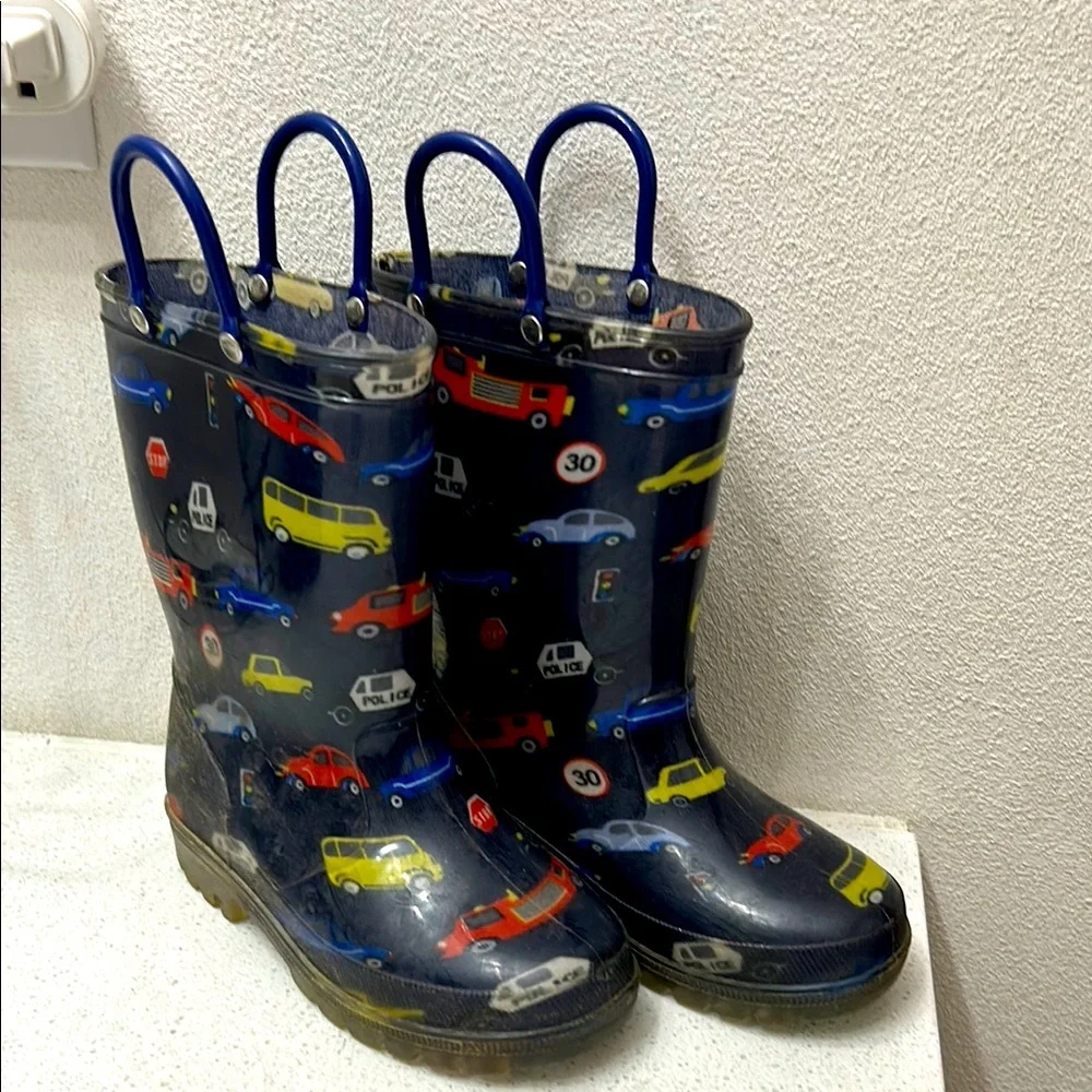 🦋 Kids' Blue Car Vehicle Pattern Light Up Rain Boots for boys size 11